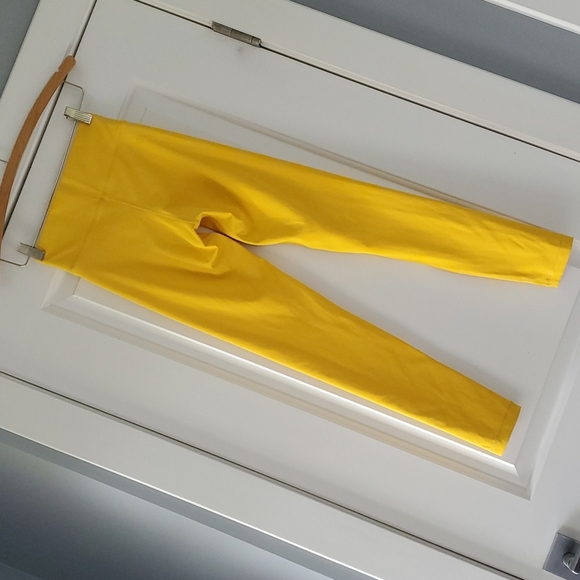 Bright yellow workout/yoga leggings! - Picture 7 of 7